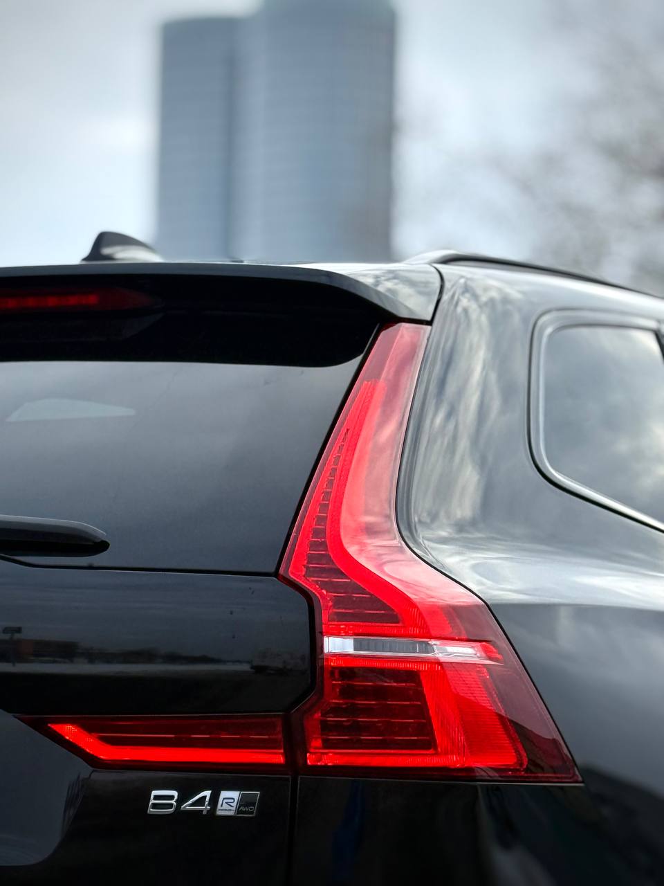 Volvo Xc60 R-design B4 Awd