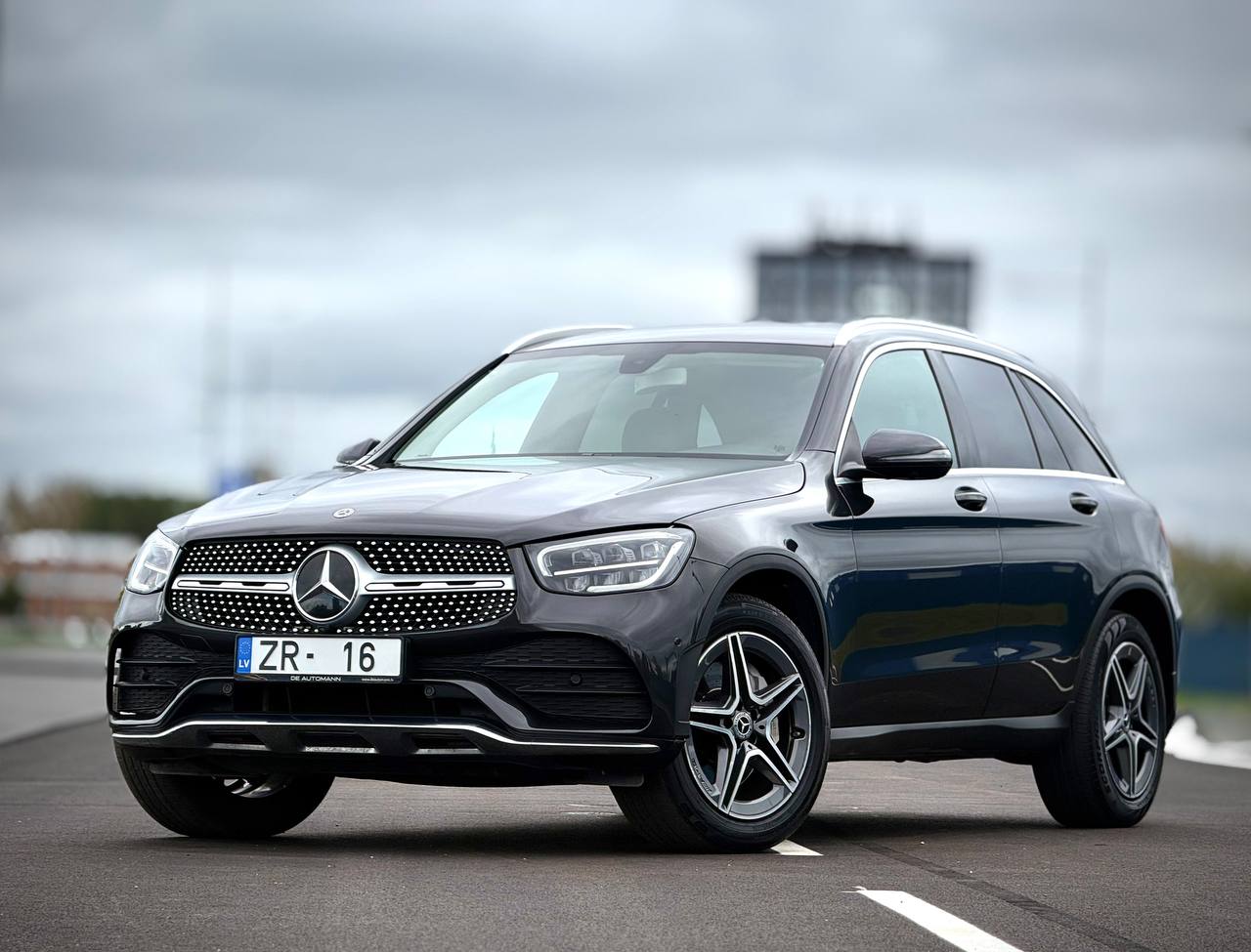 Mercedes-Benz 220D 4Matic AMG Pack