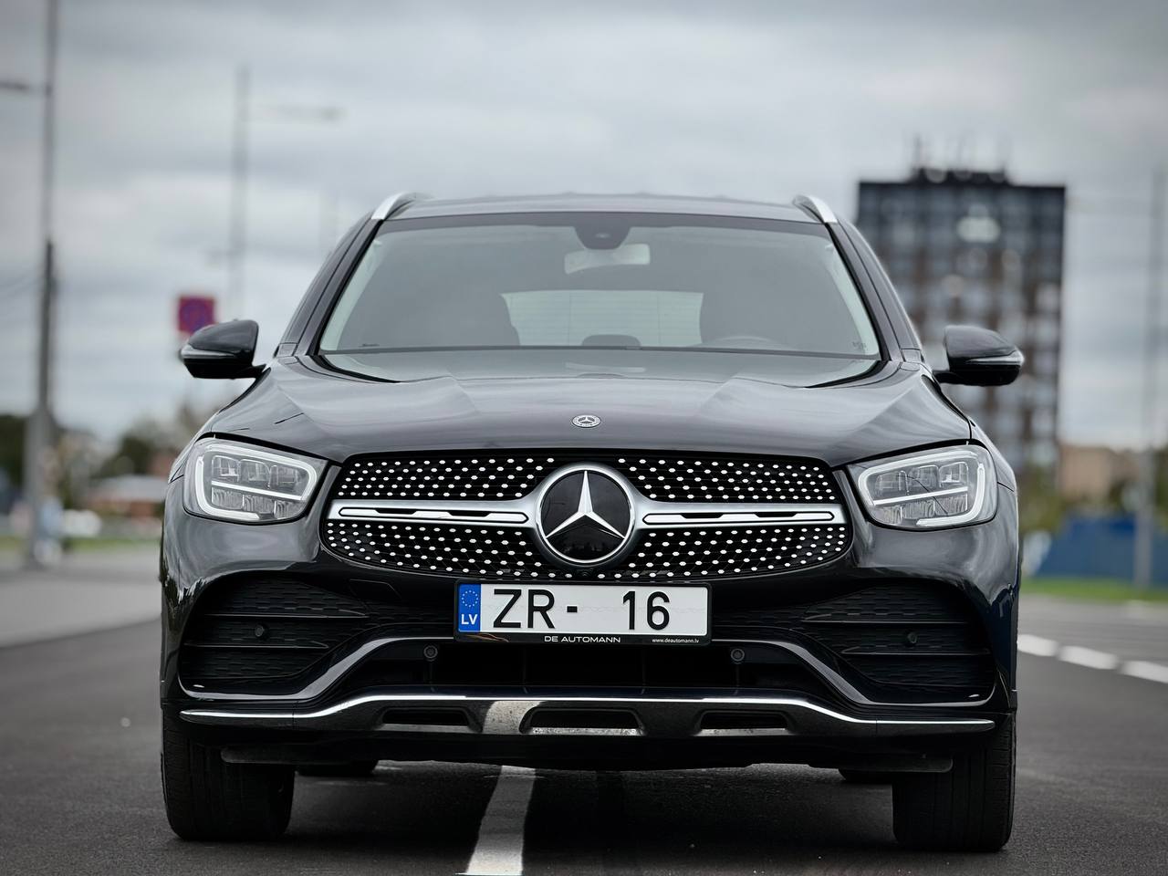 Mercedes-Benz 220D 4Matic AMG Pack