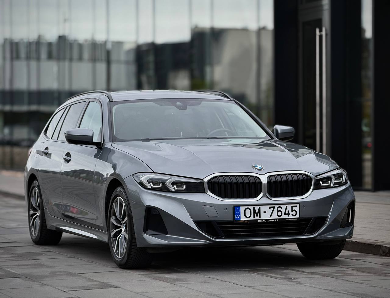 BMW 318d G21