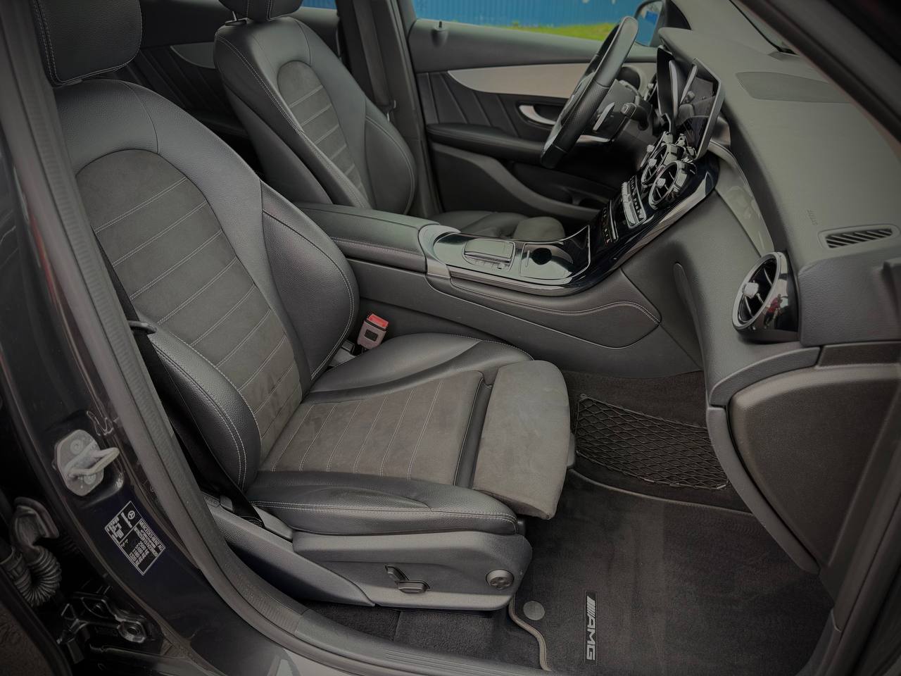 Mercedes-Benz 220D 4Matic AMG Pack
