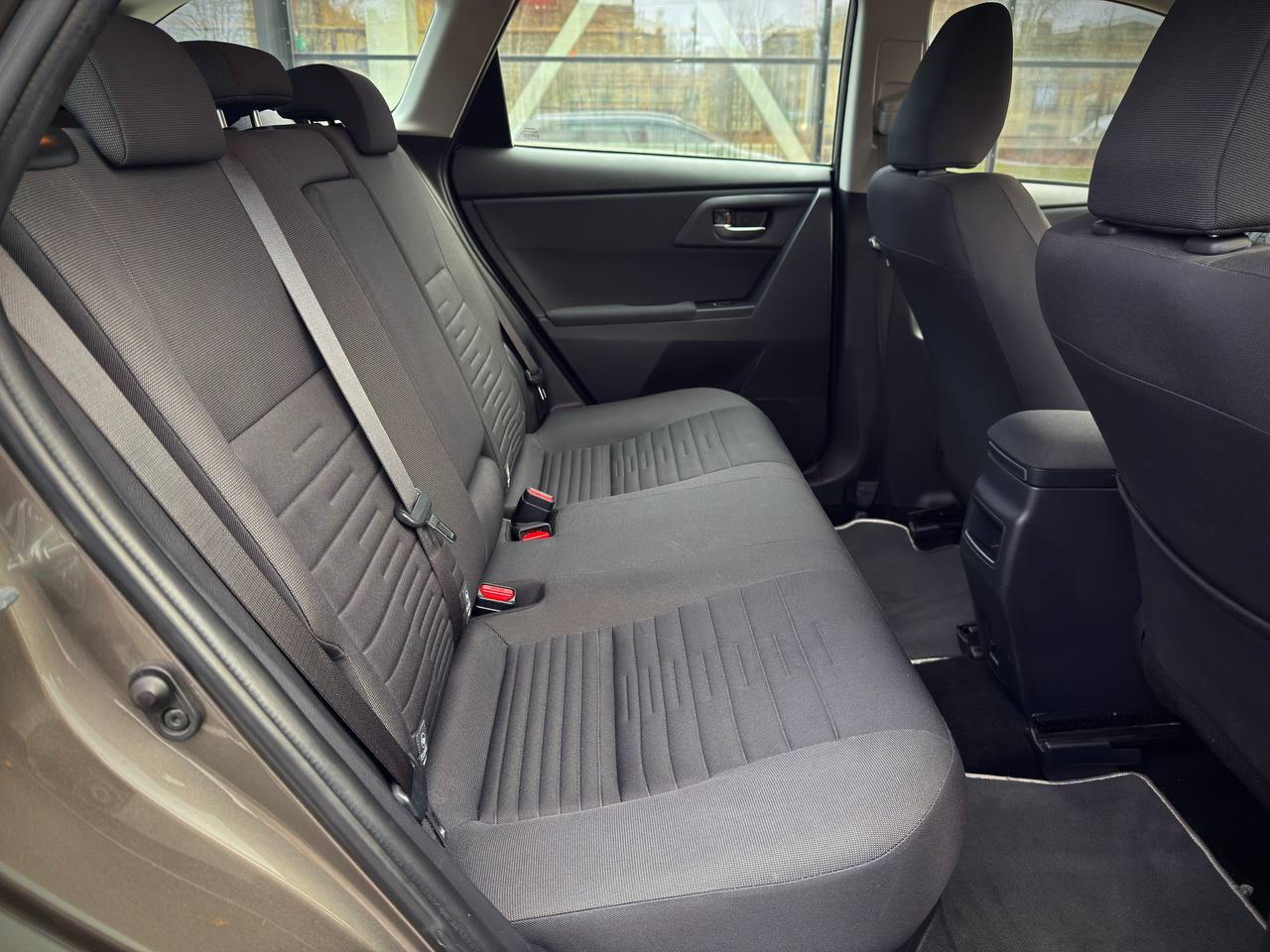 Toyota Auris 1.8 Hybrid