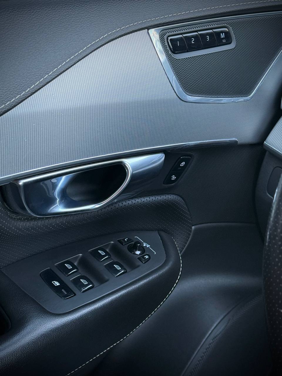 Volvo XC90 D5 AWD R-Design