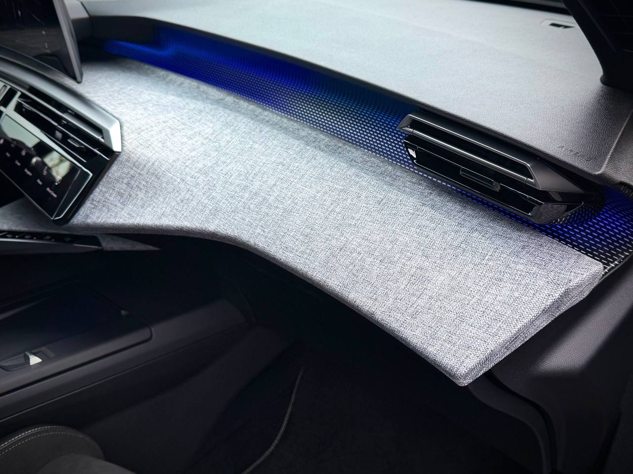 Peugeot 5008 GT Hybrid 136 E-Dcs6