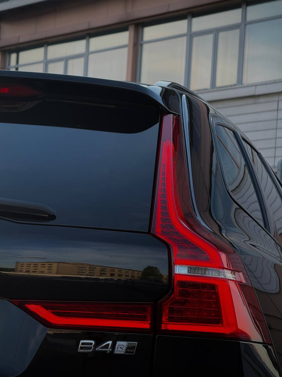 Volvo Xc60 R-design B4 Awd