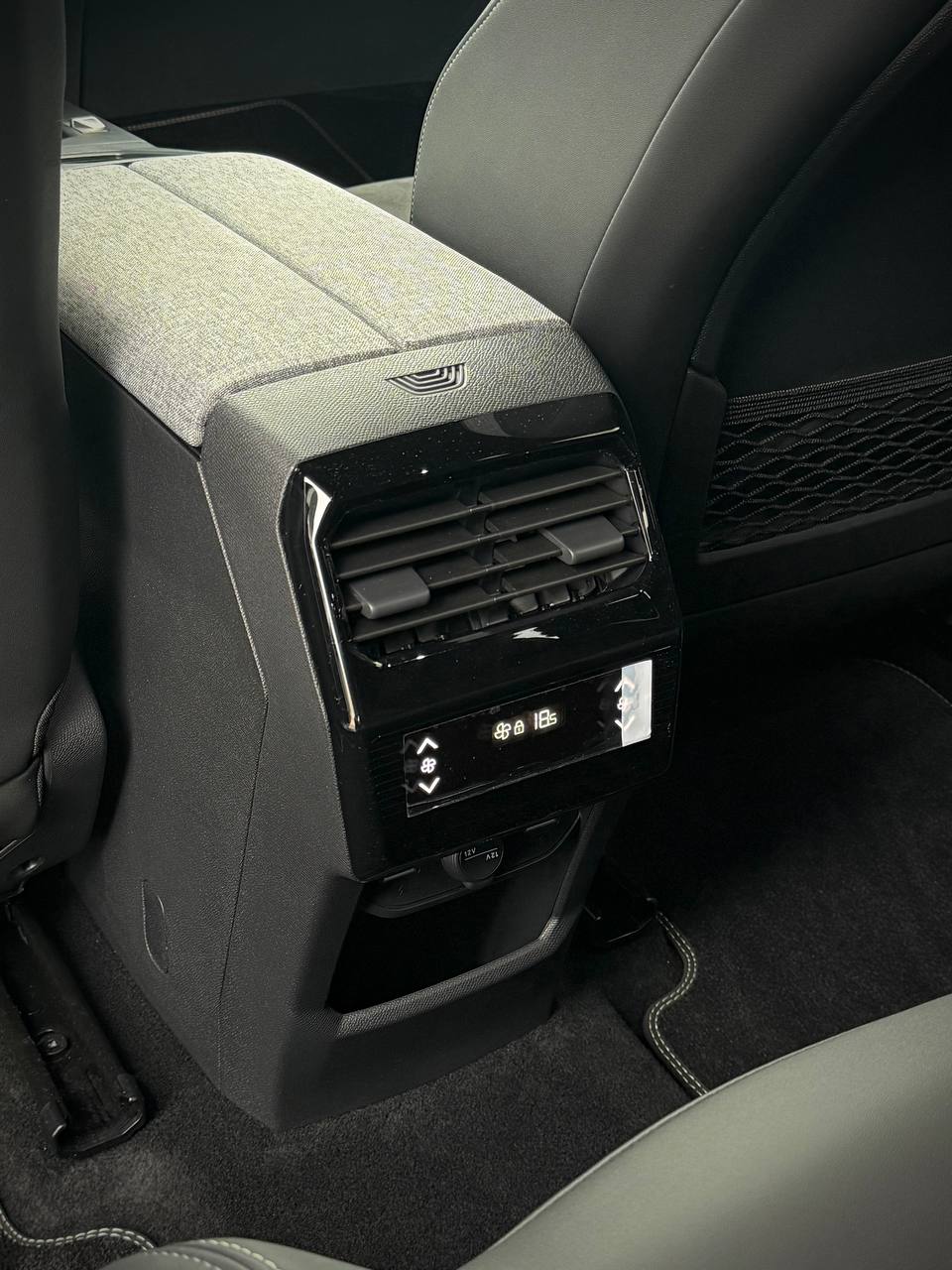 Peugeot 5008 GT Hybrid 136 E-Dcs6