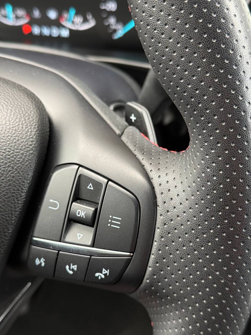 Ford Focus ST line Ecoboost Hybrid