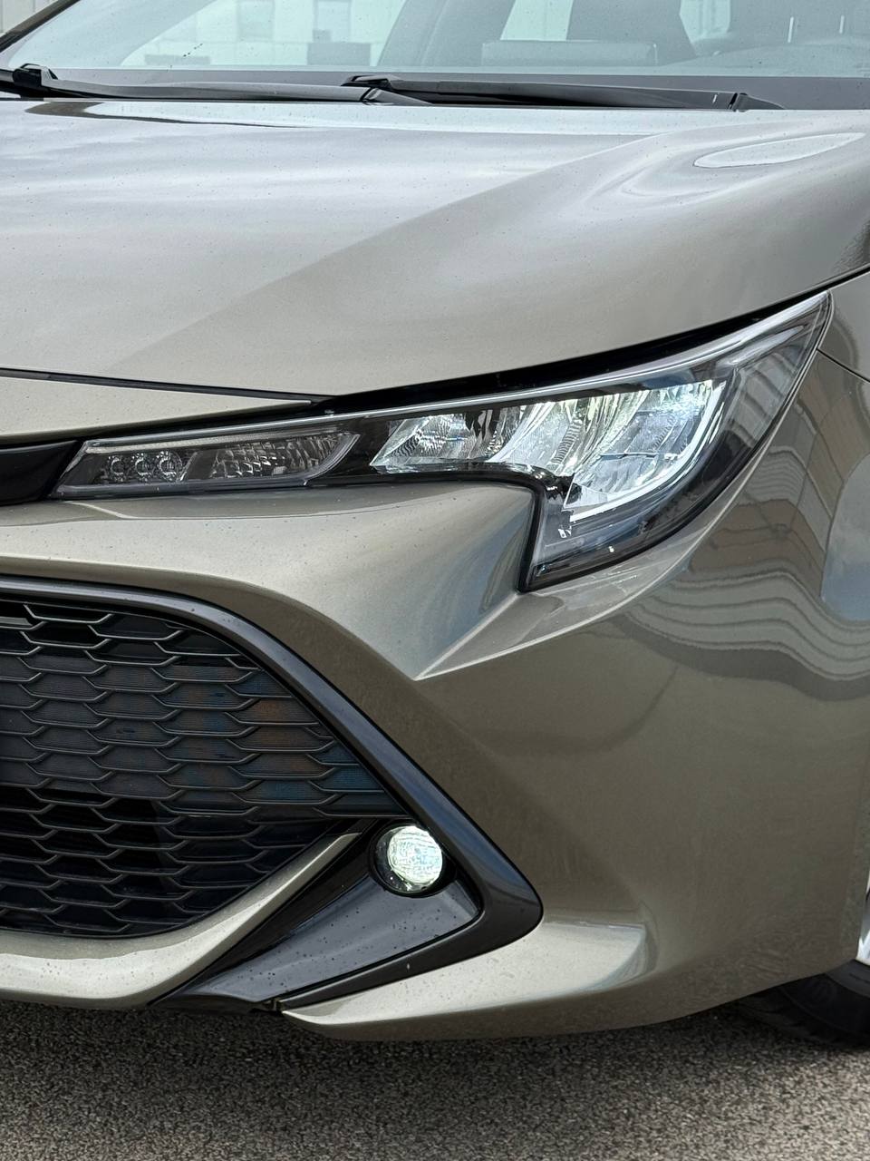 Toyota Corolla 1.8 Hybrid 