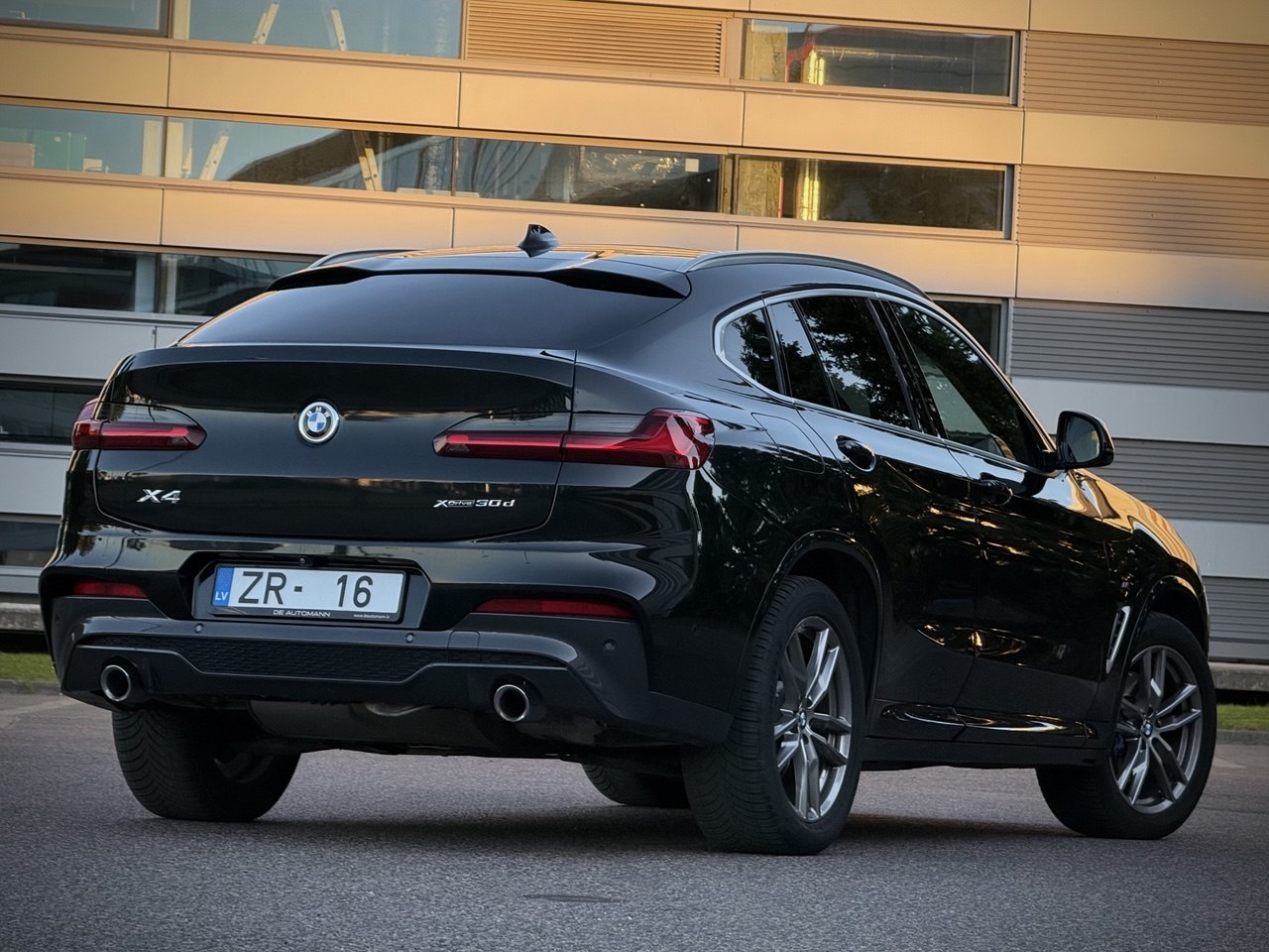 Bmw X4 M-pack 3.0D xDrive 195 kW