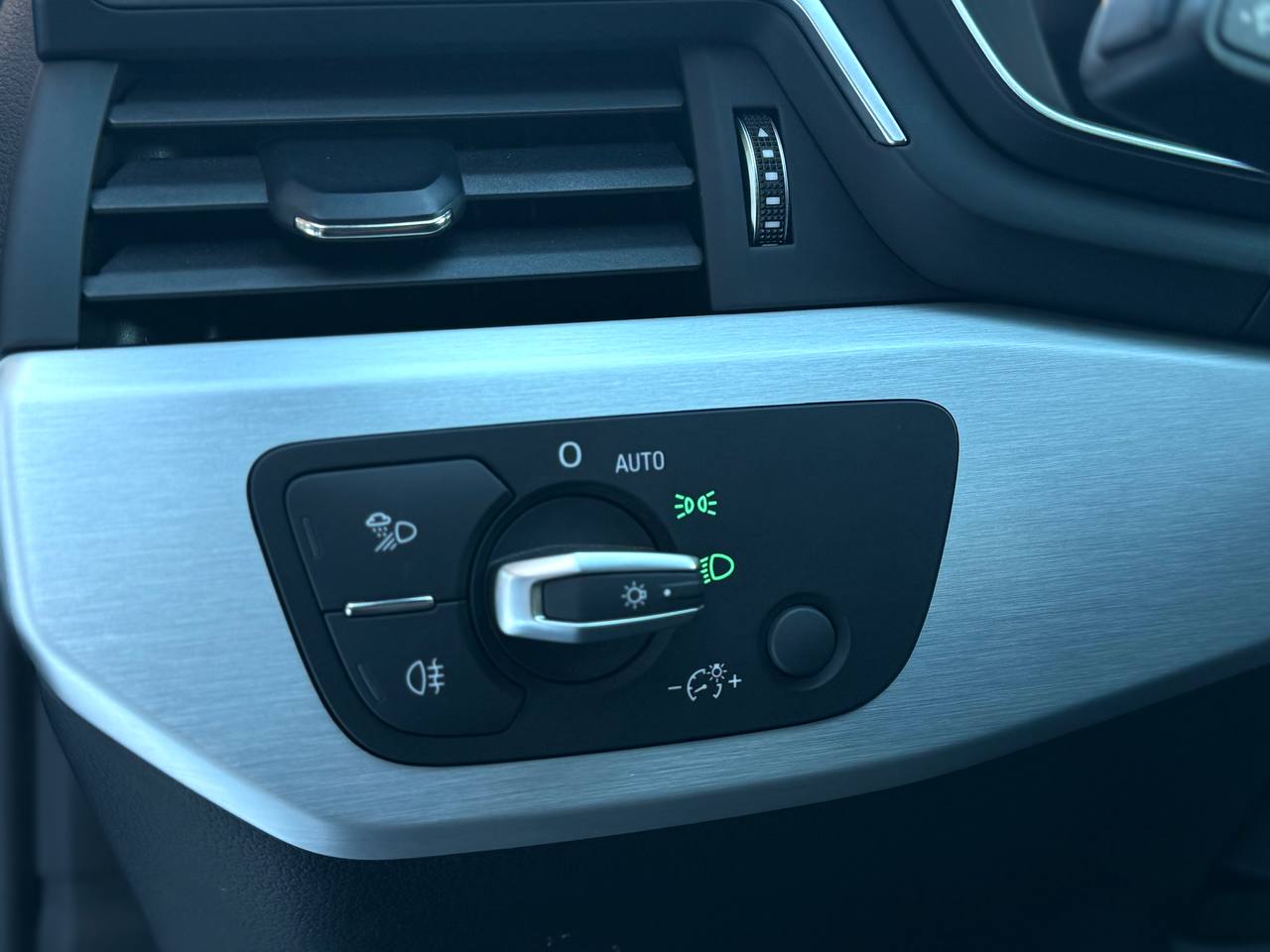 Audi A4 B9 2.0 TDI Quattro S-line