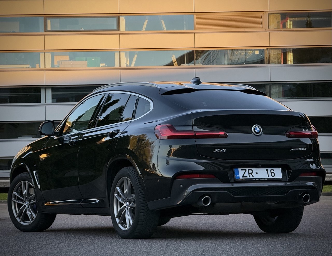 Bmw X4 M-pack 3.0D xDrive 195 kW